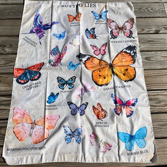 NWT butterflies Wall Tapestry Wall Hanging - Picture 3 of 9
